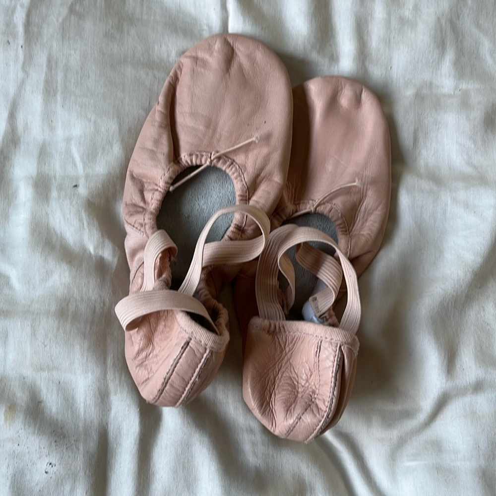 BLOCH | Cross strap pink Ballet shoe